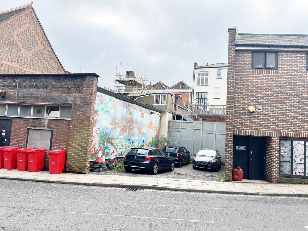 Lot: 15 - WINCHESTER CITY CENTRE LAND WITH EXTANT PLANNING CONSENT - View of the site